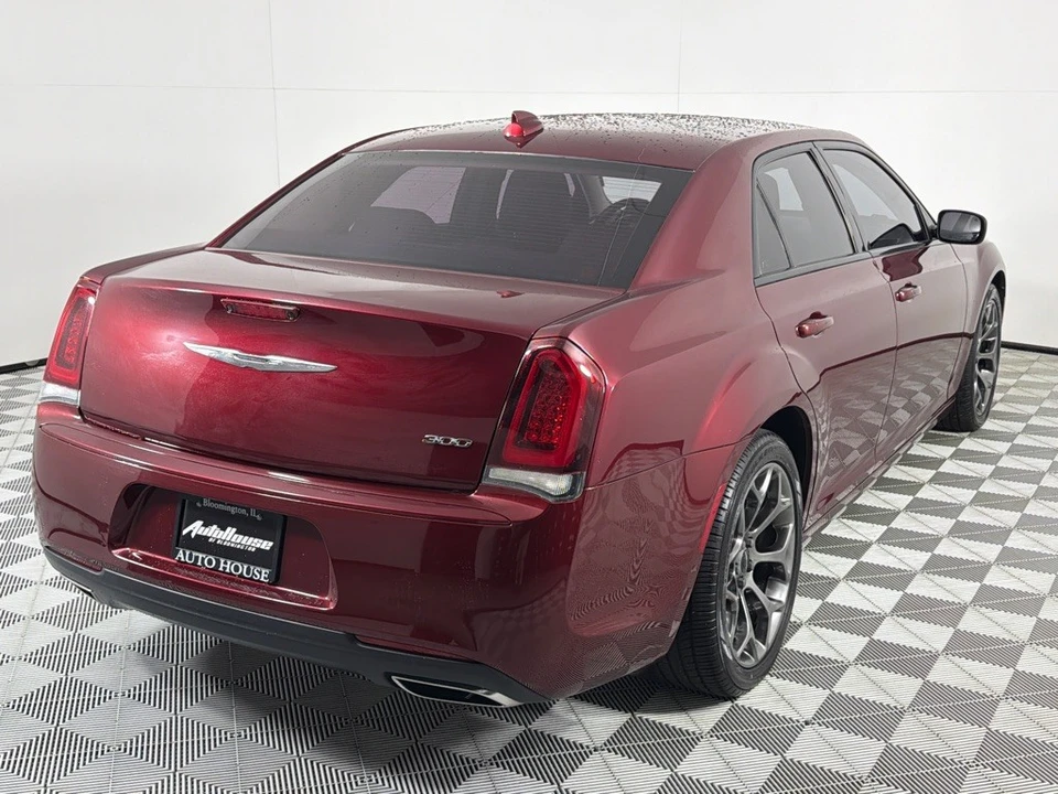 2018 Chrysler 300 (2005-2023) - Image 5 of 21