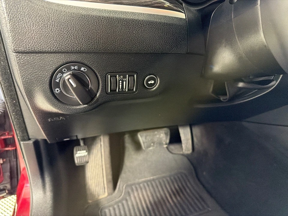 2018 Chrysler 300 (2005-2023) - Image 13 of 21