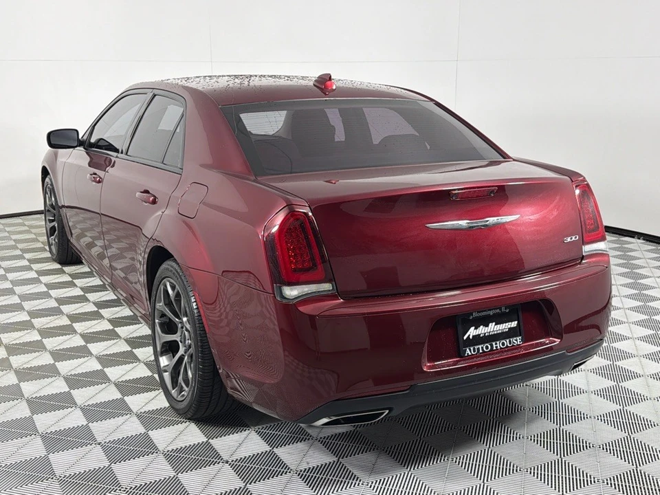 2018 Chrysler 300 (2005-2023) - Image 7 of 21