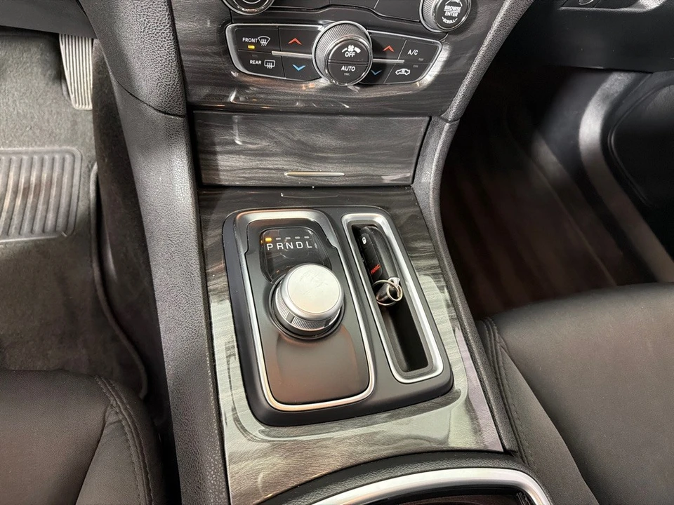 2018 Chrysler 300 (2005-2023) - Image 17 of 21