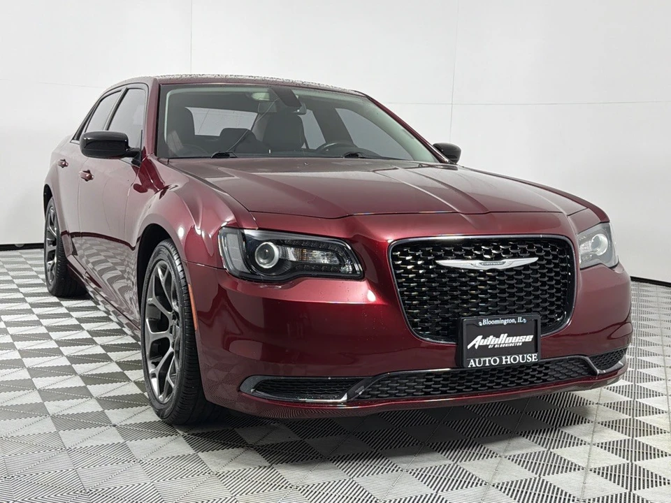 2018 Chrysler 300 (2005-2023) - Image 3 of 21