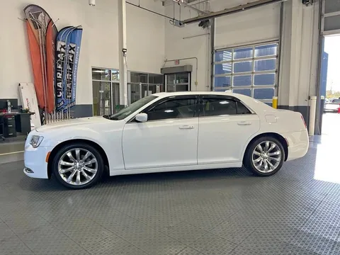 2018 Chrysler 300 Touring