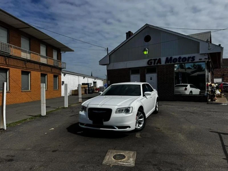 2018 Chrysler 300 (2005-2023) - Image 2 of 12