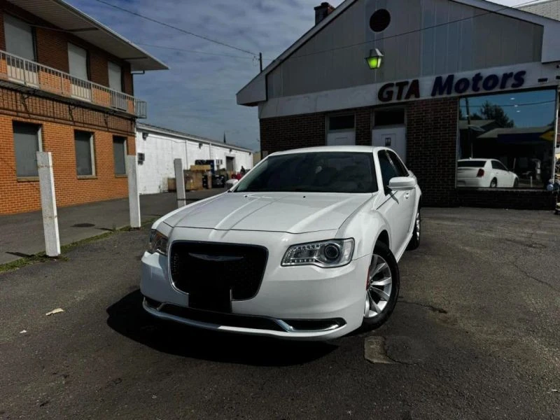 2018 Chrysler 300 (2005-2023) - Image 4 of 12