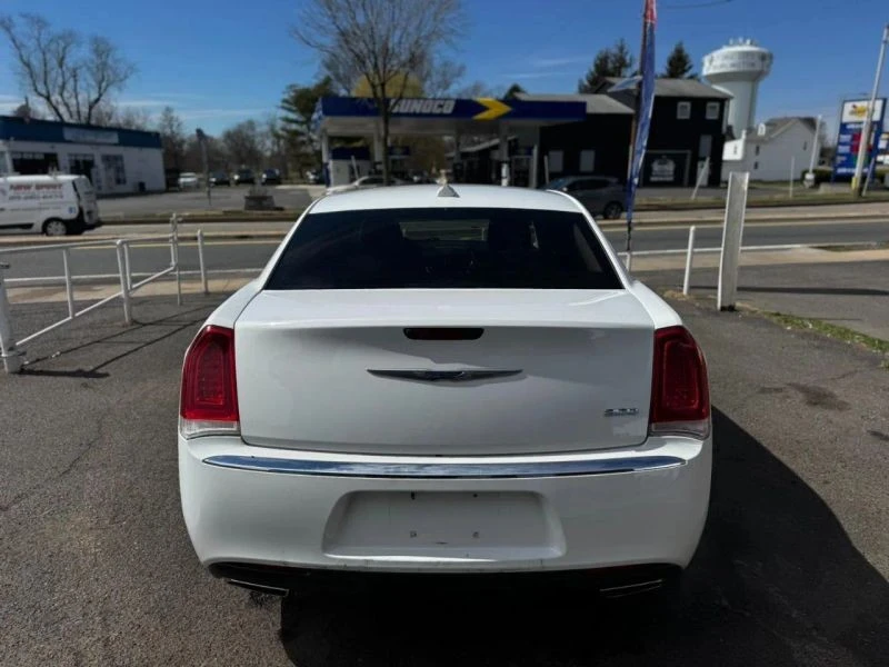 2018 Chrysler 300 (2005-2023) - Image 12 of 12