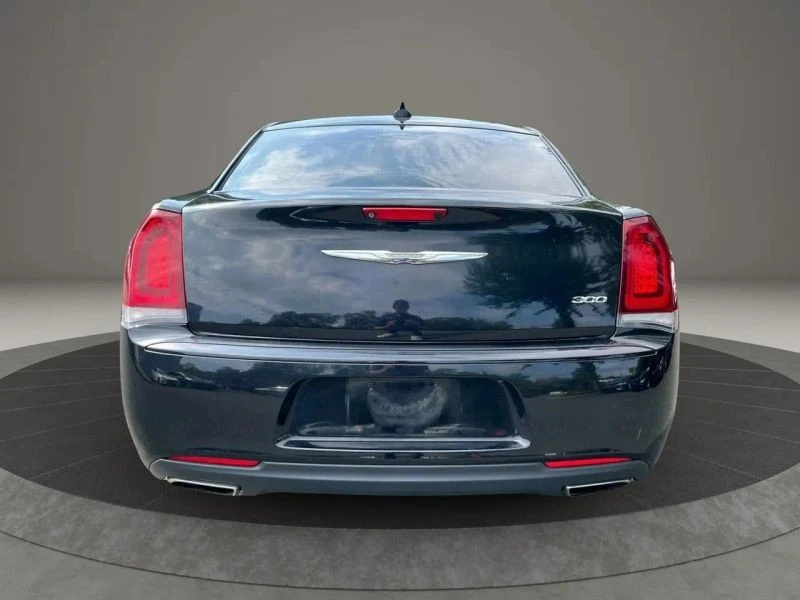 2018 Chrysler 300 (2005-2023) - Image 6 of 12