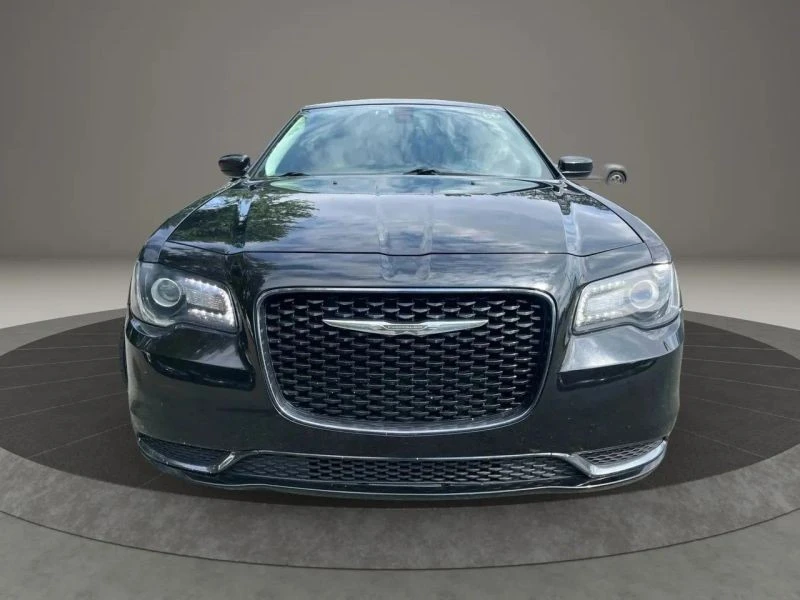 2018 Chrysler 300 (2005-2023) - Image 2 of 12
