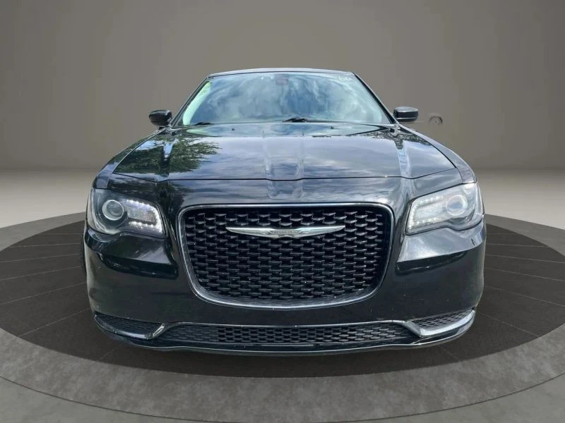 2018 Chrysler 300 (2005-2023) - Image 2 of 12