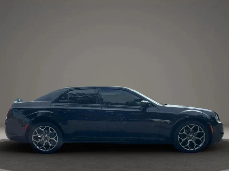 2018 Chrysler 300 (2005-2023) - Image 4 of 12