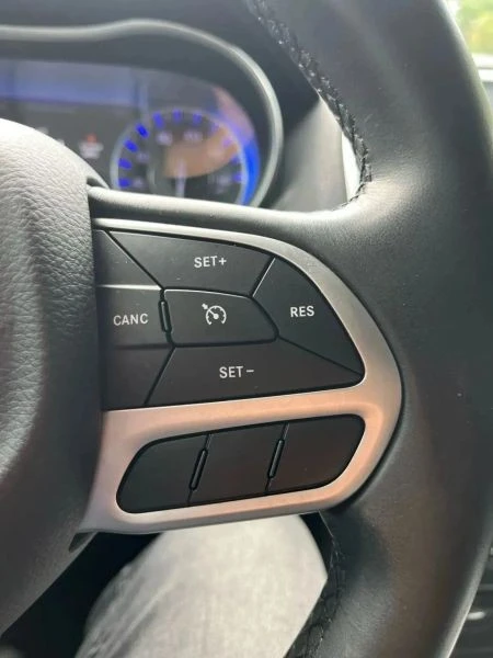 2018 Chrysler 300 (2005-2023) - Image 12 of 12