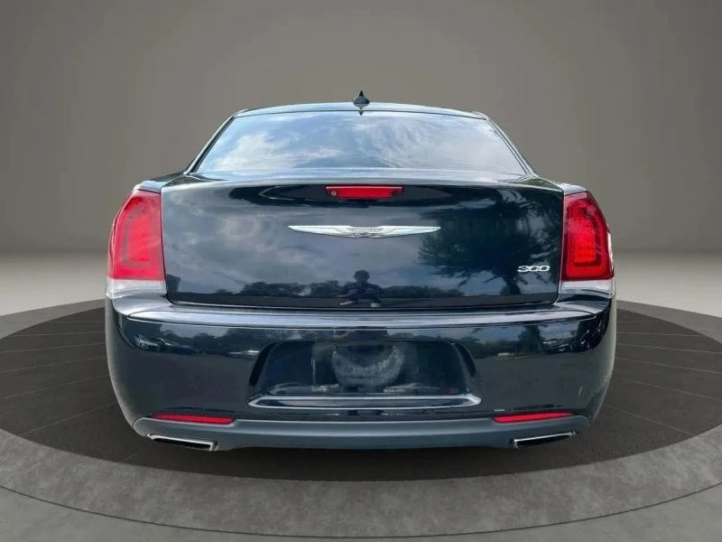 2018 Chrysler 300 (2005-2023) - Image 6 of 12