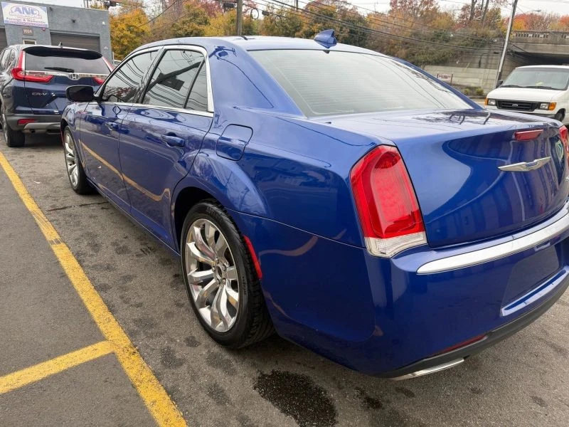 2018 Chrysler 300 (2005-2023) - Image 7 of 12