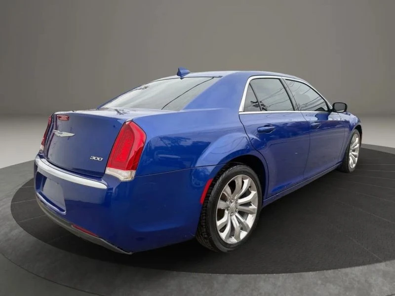 2018 Chrysler 300 (2005-2023) - Image 5 of 12