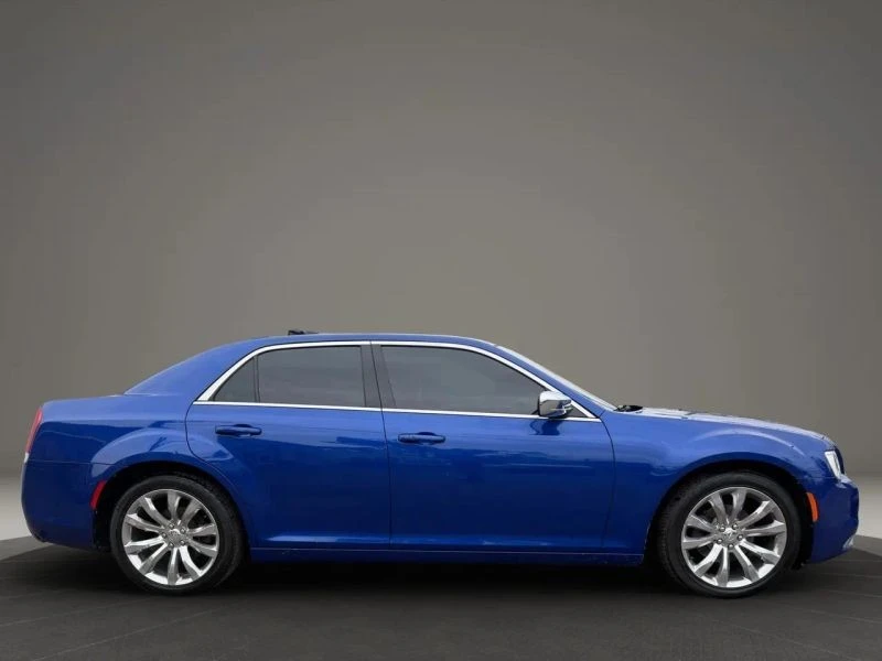 2018 Chrysler 300 (2005-2023) - Image 4 of 12