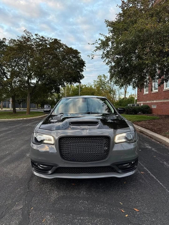 2018 Chrysler 300 (2005-2023) - Image 8 of 17
