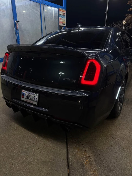 2018 Chrysler 300 (2005-2023) - Image 5 of 8