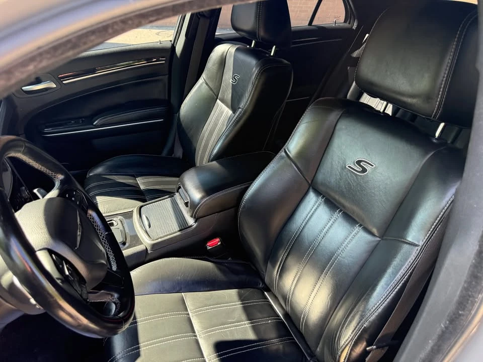 2018 Chrysler 300 (2005-2023) - Image 18 of 20
