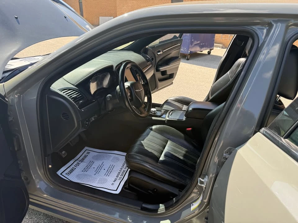 2018 Chrysler 300 (2005-2023) - Image 13 of 20