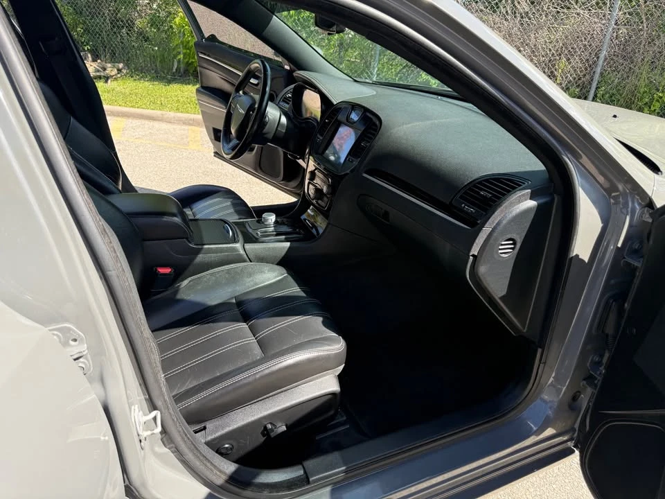 2018 Chrysler 300 (2005-2023) - Image 16 of 20