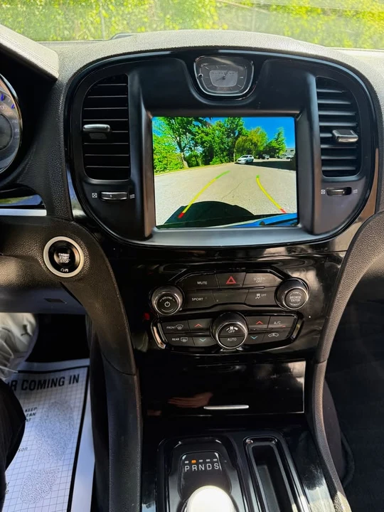 2018 Chrysler 300 (2005-2023) - Image 15 of 20