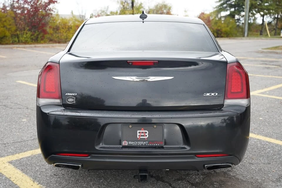 2018 Chrysler 300 (2005-2023) - Image 6 of 13