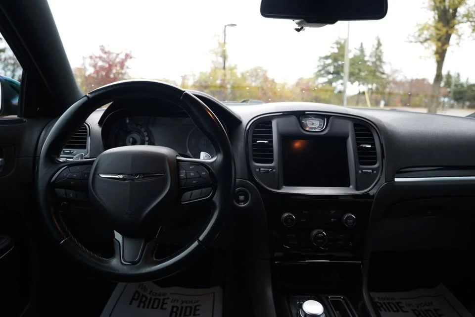 2018 Chrysler 300 (2005-2023) - Image 10 of 13