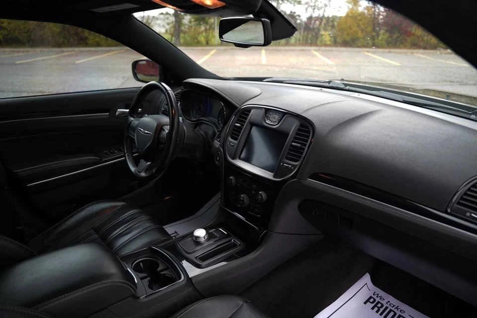2018 Chrysler 300 (2005-2023) - Image 7 of 8
