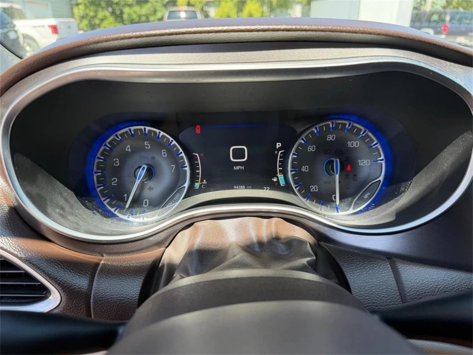 2018 Chrysler Town & Country - Image 21 of 31