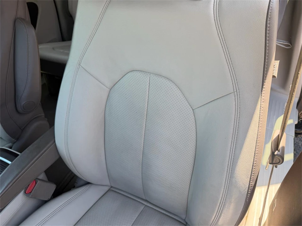 2018 Chrysler Town & Country - Image 15 of 31