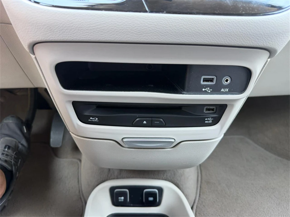2018 Chrysler Town & Country - Image 25 of 31