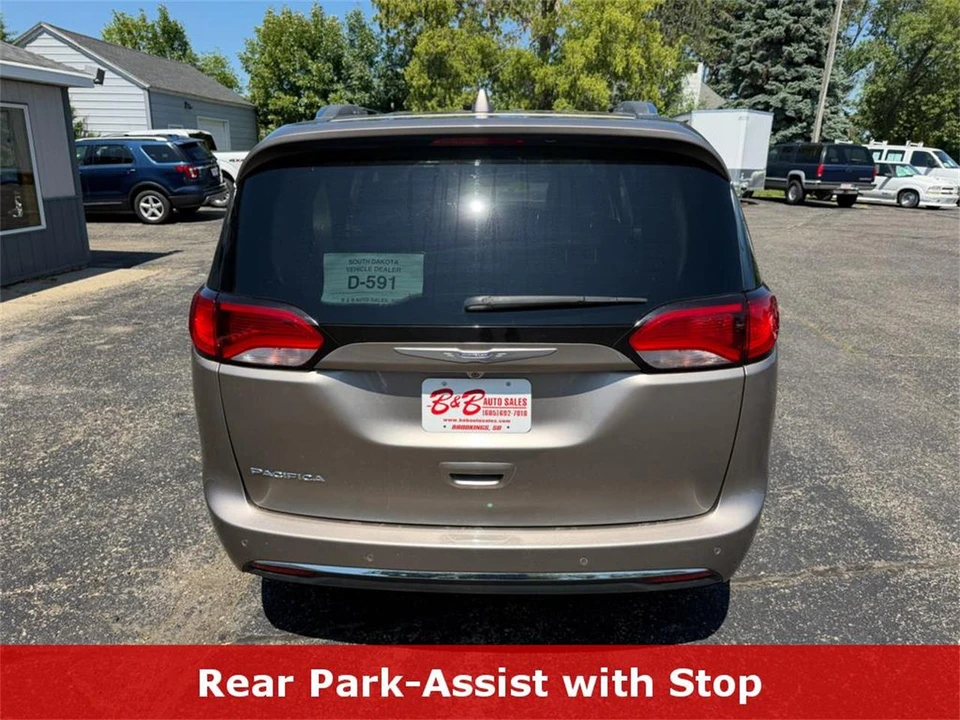 2018 Chrysler Town & Country - Image 11 of 31