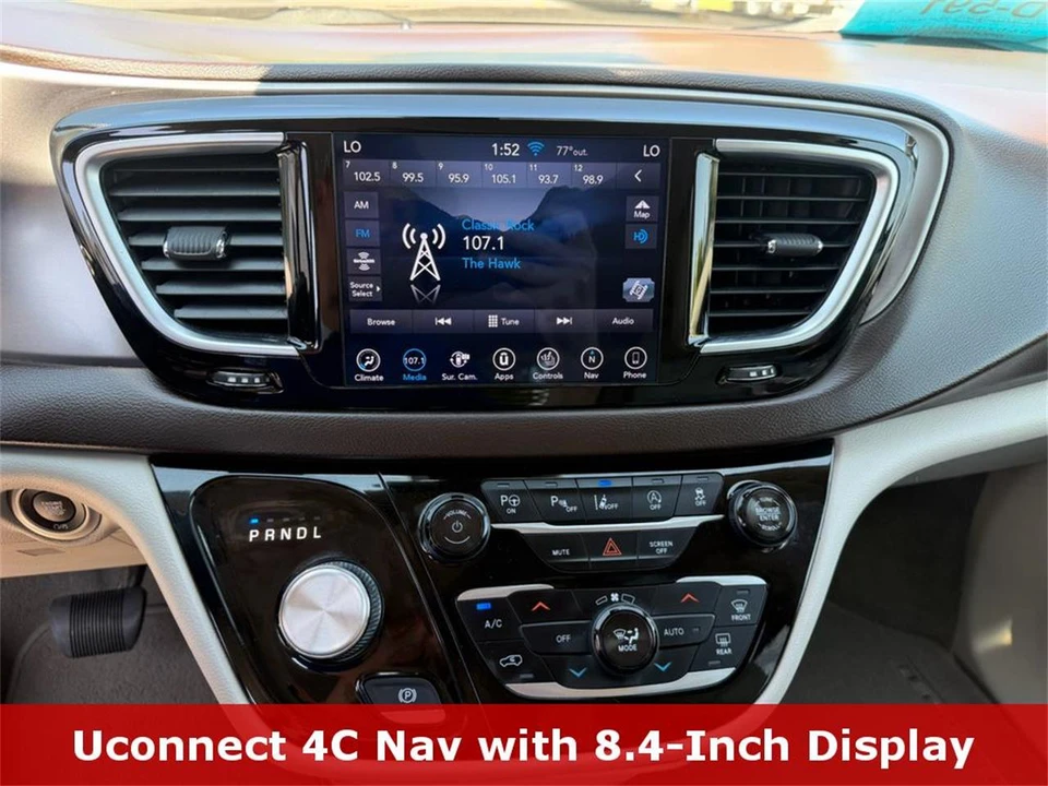 2018 Chrysler Town & Country - Image 22 of 31