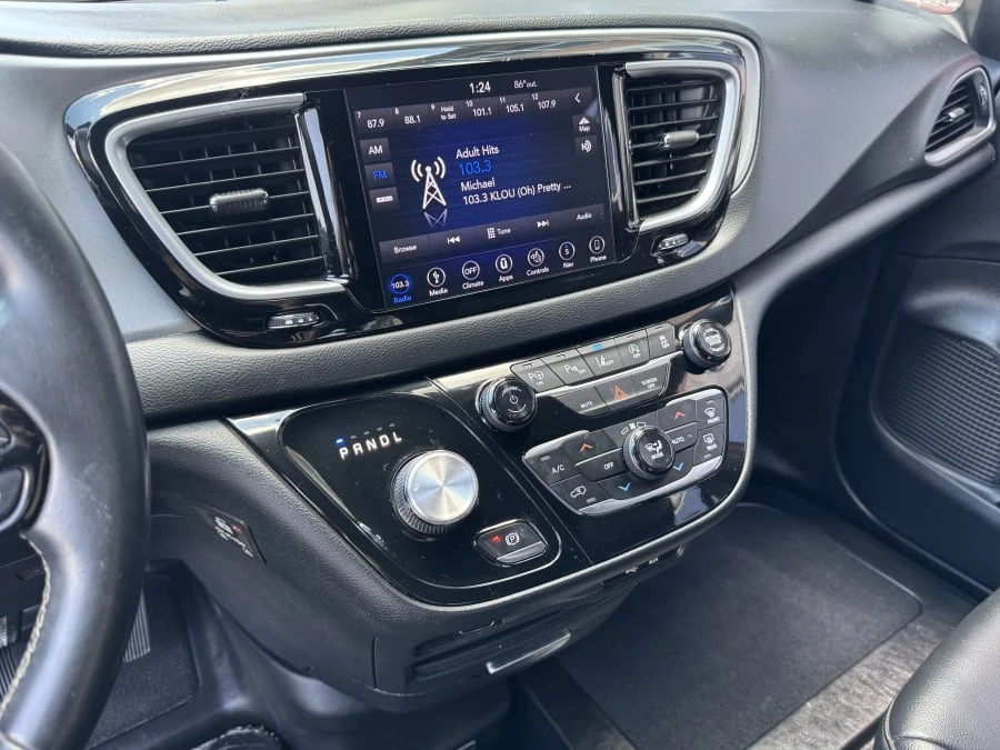 2018 Chrysler - Image 9 of 14