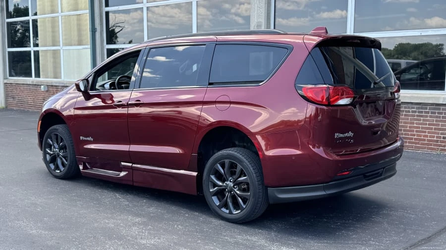2018 Chrysler - Image 3 of 14