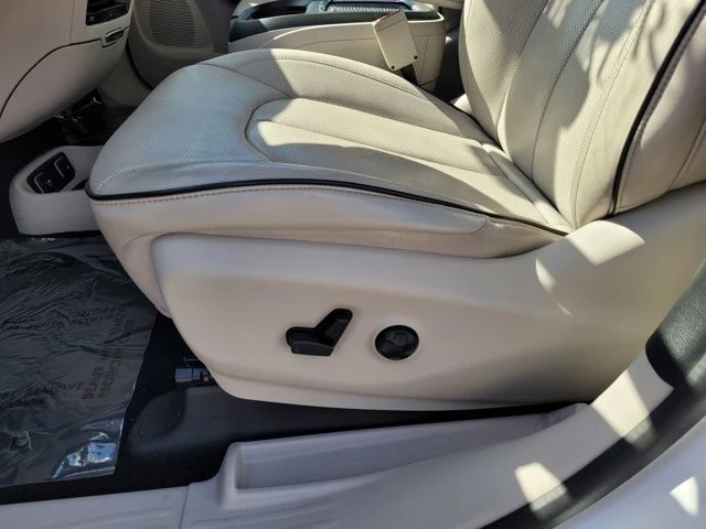 2018 Chrysler - Image 11 of 12