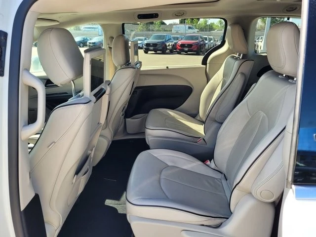 2018 Chrysler - Image 12 of 21