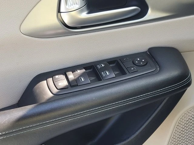 2018 Chrysler - Image 18 of 21
