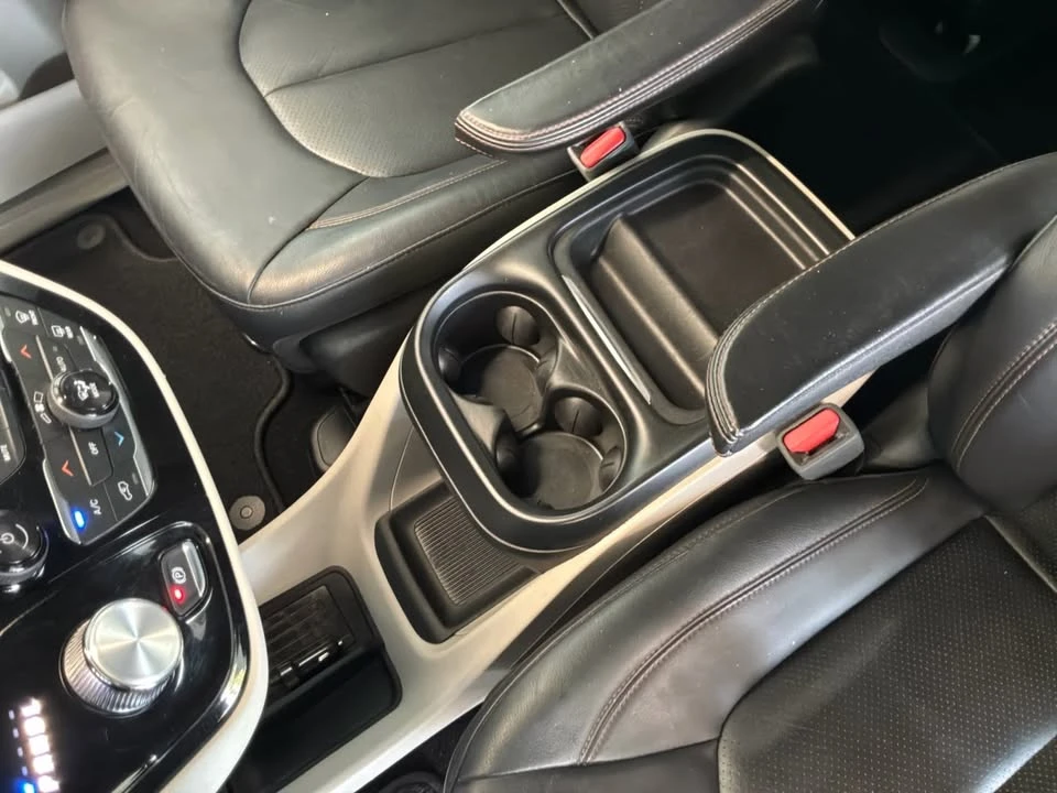 2018 Chrysler - Image 15 of 20