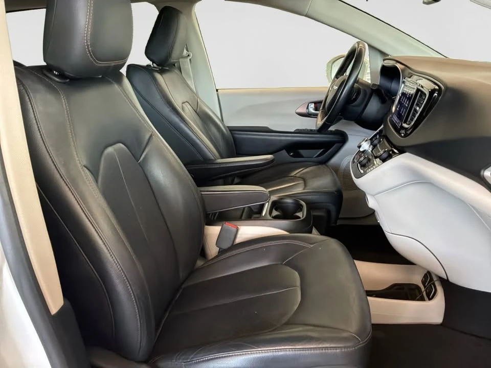 2018 Chrysler - Image 18 of 20