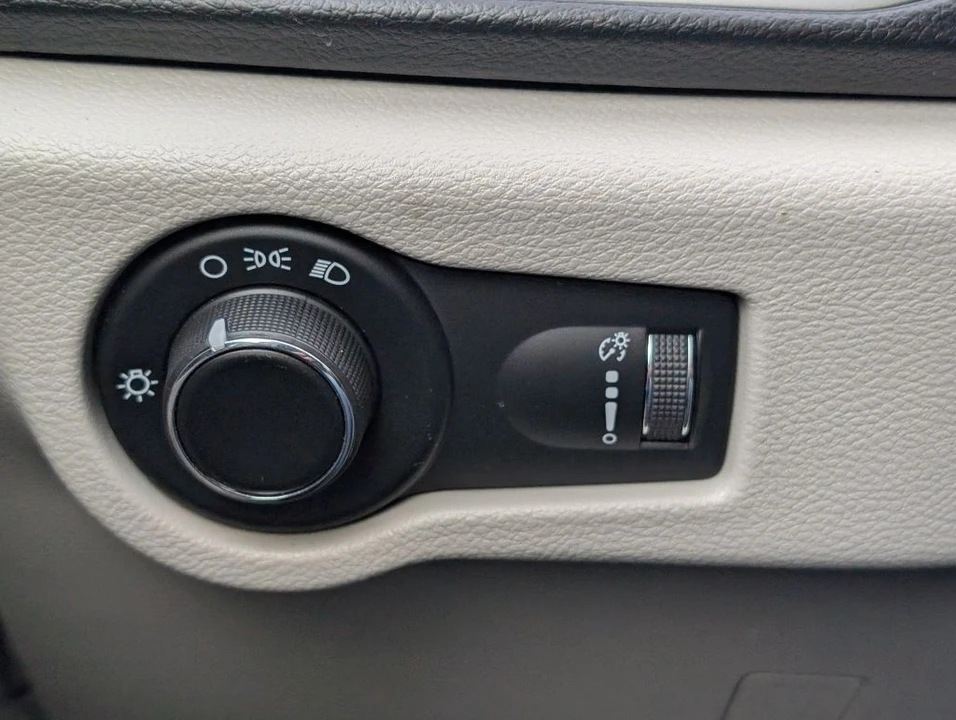 2018 Chrysler - Image 12 of 22