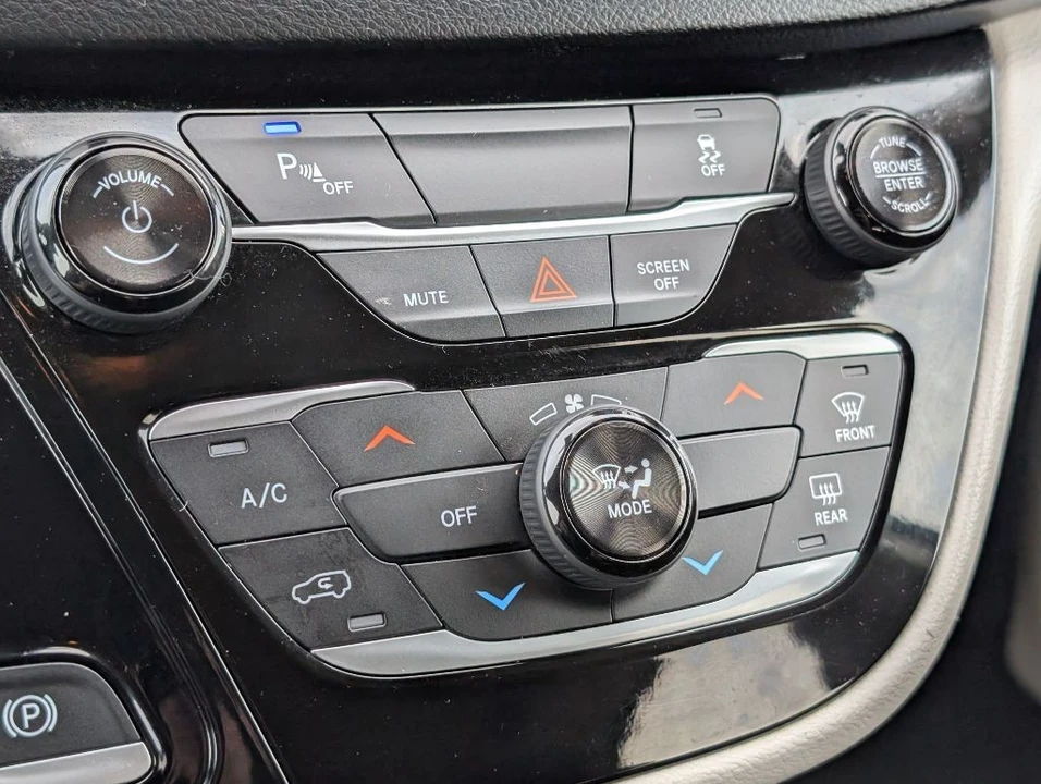2018 Chrysler - Image 18 of 22