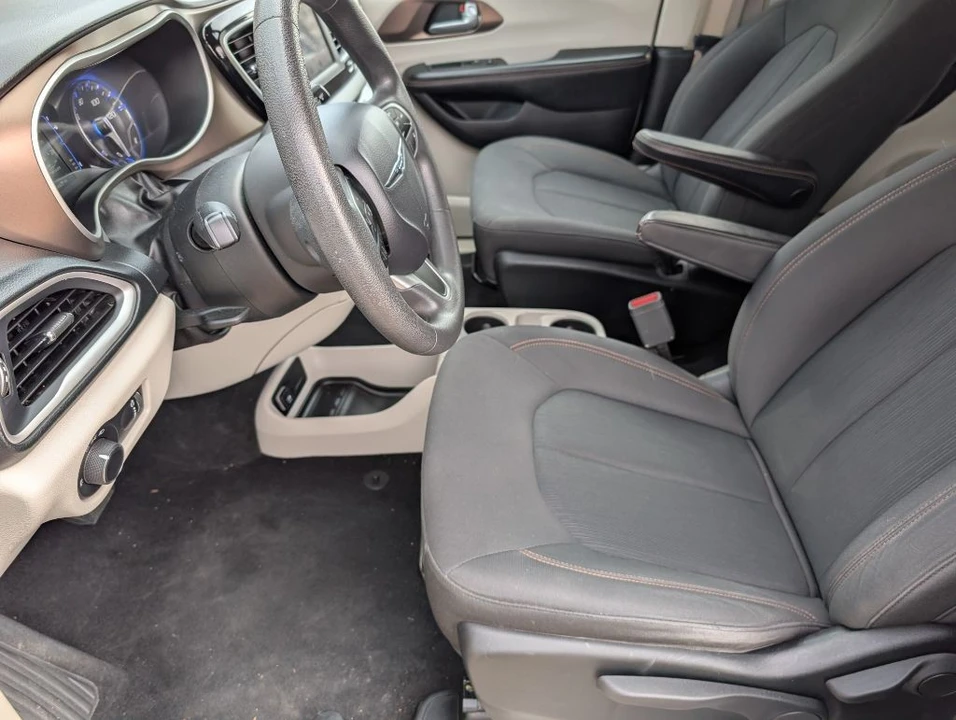 2018 Chrysler - Image 8 of 22