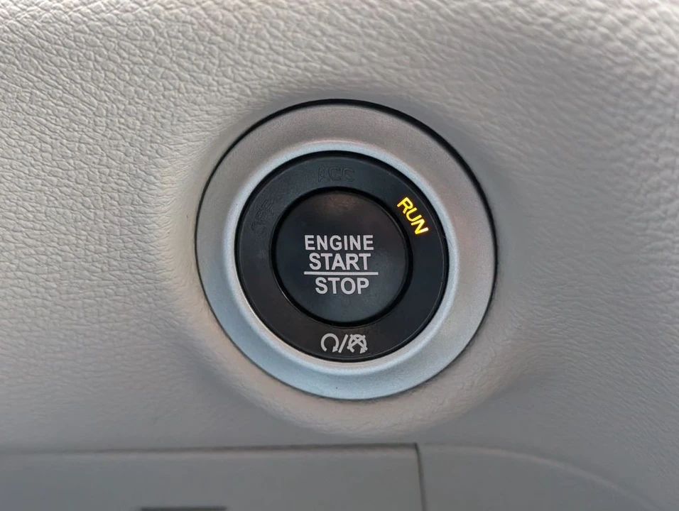 2018 Chrysler - Image 16 of 22