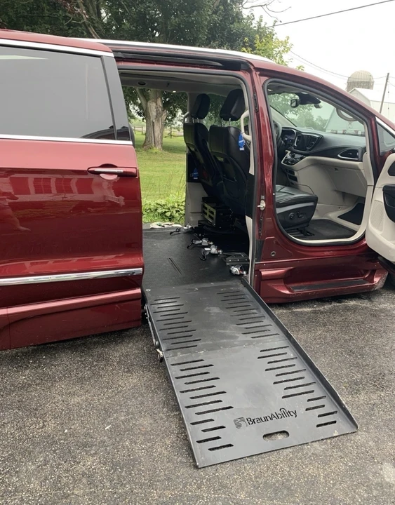 2018 Chrysler - Image 7 of 13
