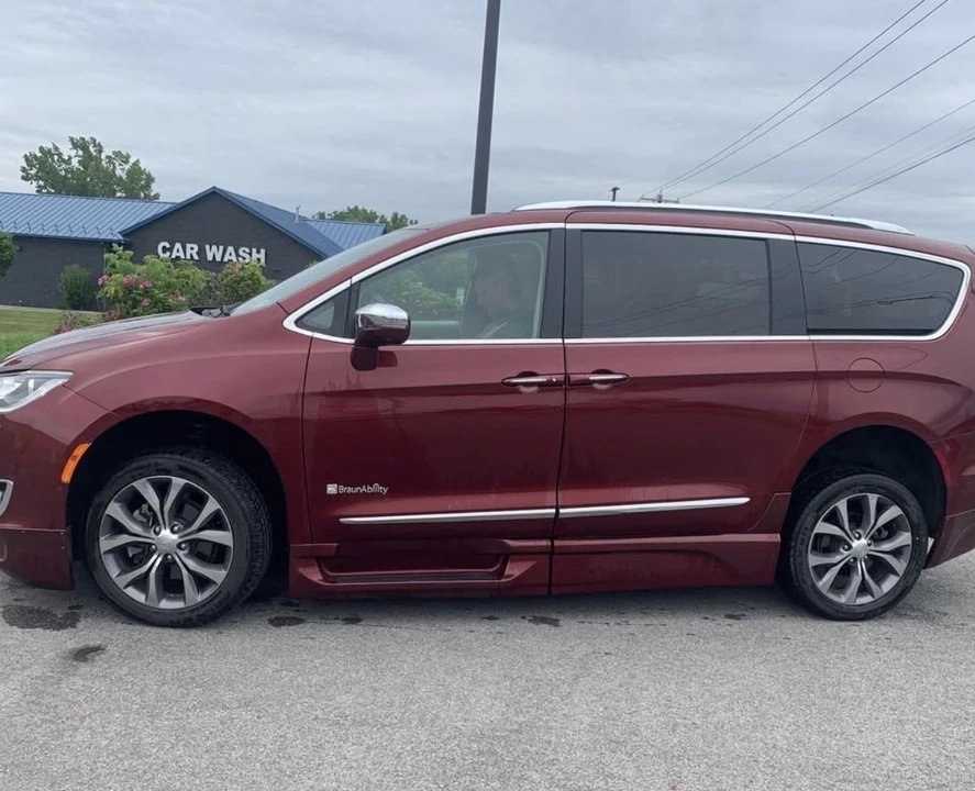 2018 Chrysler - Image 2 of 13