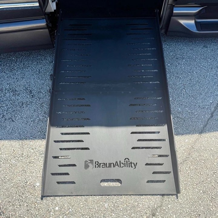 2018 Chrysler - Image 5 of 21