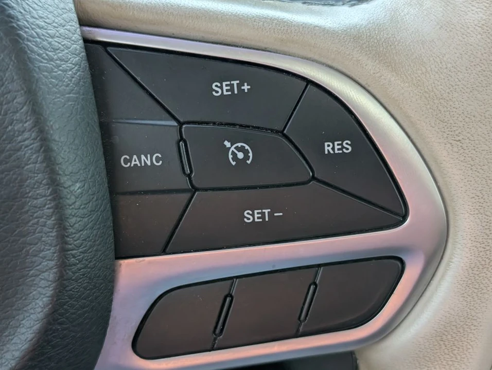 2018 Chrysler - Image 15 of 21
