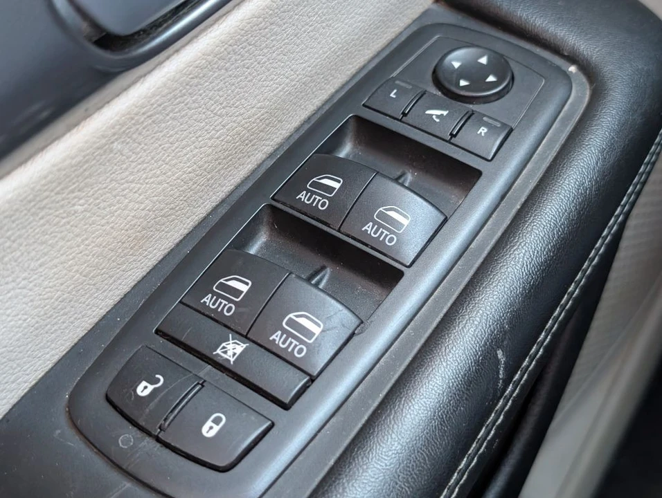 2018 Chrysler - Image 12 of 21