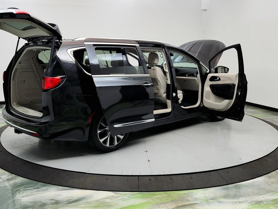 2018 Chrysler - Image 11 of 21