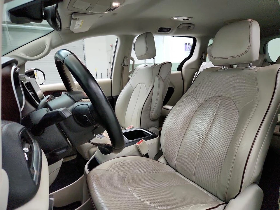 2018 Chrysler - Image 14 of 21